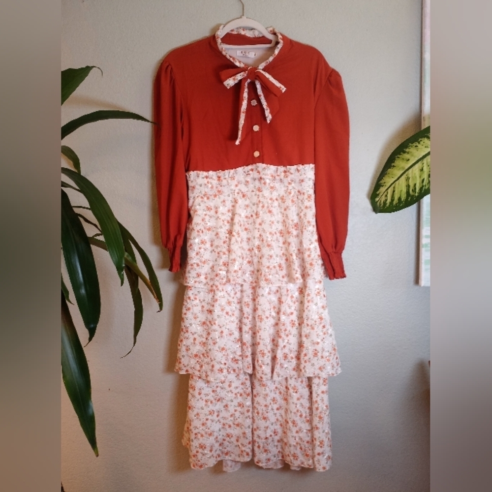 Vintage 70s Rust Cream Floral Bow Neckline Grannycore Bohemian Prairie Dress M